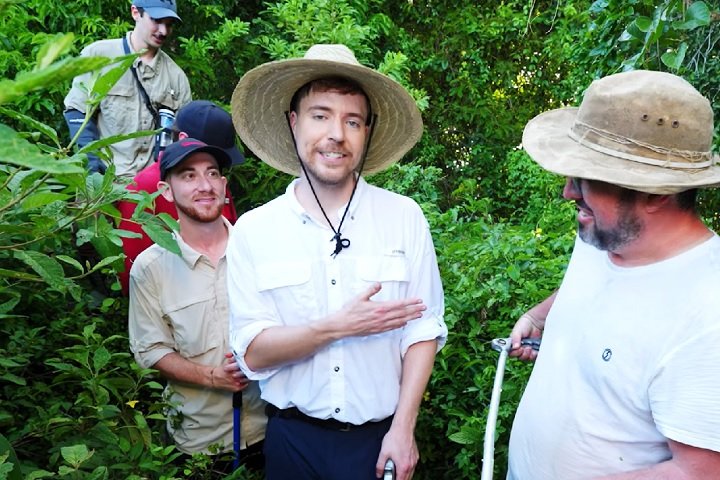 No vídeo, MrBeast compartilhou curiosidades sobre a ilha, ressaltando que a mordida de uma serpente pode ser fatal em menos de uma hora.