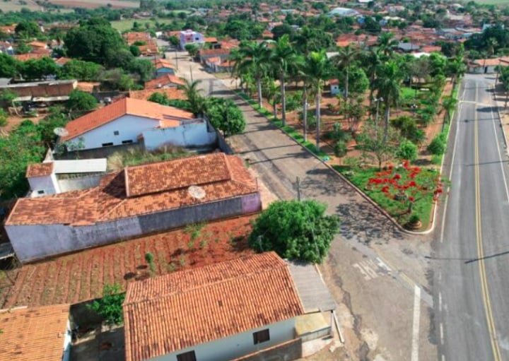 Davinópolis (GO) - Fica localizada a uma distância de 308 km da capital, Goiânia, e conta com uma população de pouco mais de 2 mil habitantes, segundo dados de 2020.