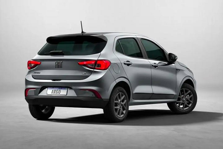 O Fiat Argo atÃ© se sai bem na estrada, mas seu desempenho em trajetos urbanos deixa a desejar.