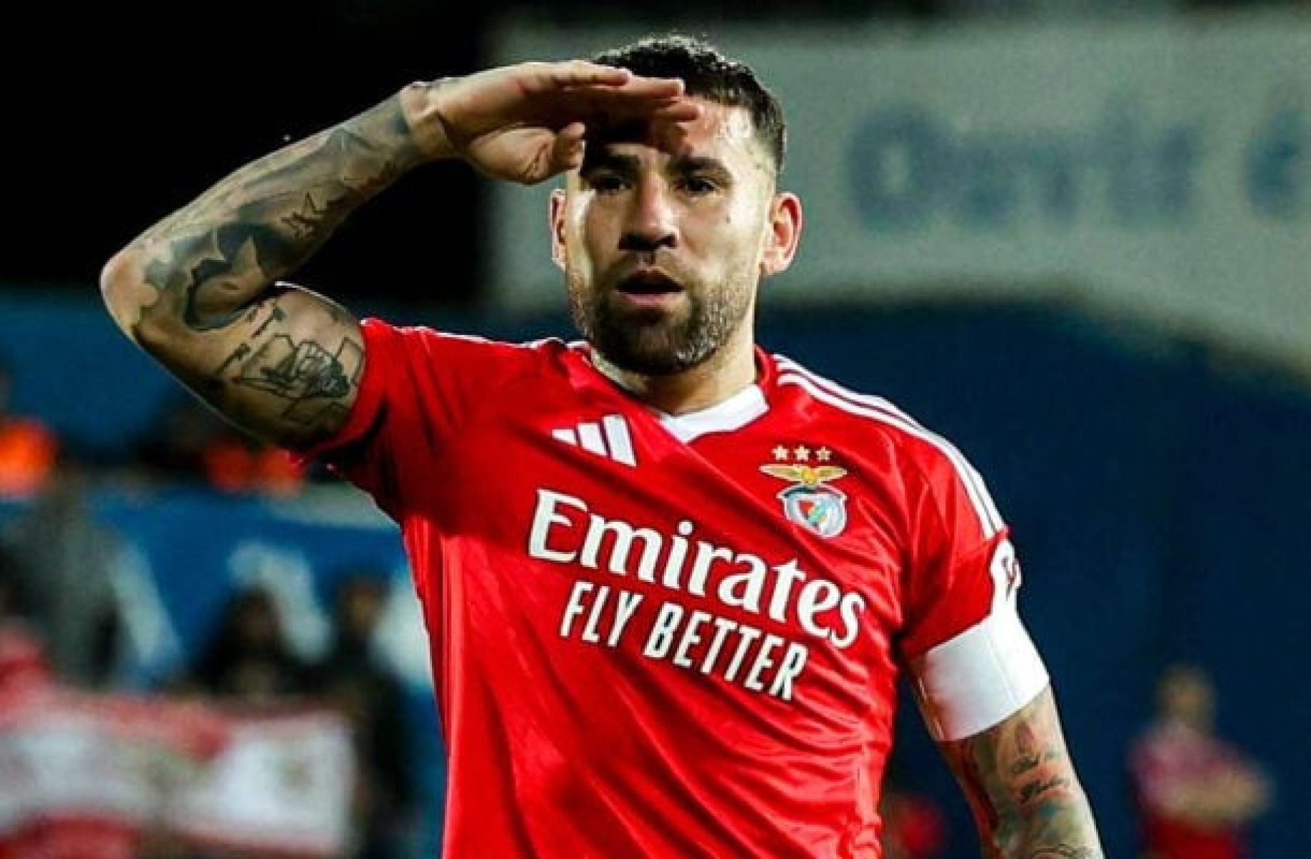 Benfica vence o Estoril e assume provisoriamente a liderança do Português