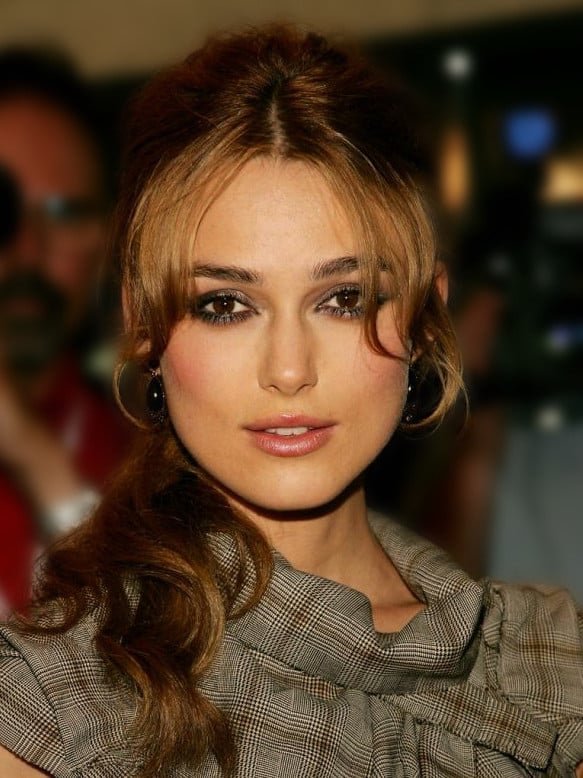 Keira Knightley - A atriz e modelo britânica, popular por "Piratas do Caribe", diz que até gostaria de acreditar em Deus - e se esforça para isso - mas não adianta. 