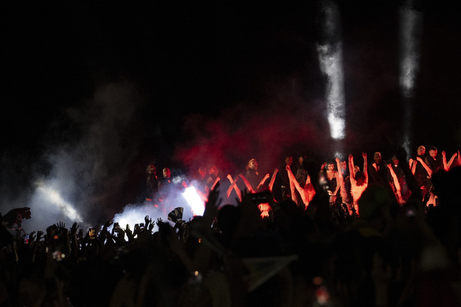 A popstar Lady Gaga performou durante o show na praia de Copacabana, no Rio de Janeiro, nesse sábado (3)      