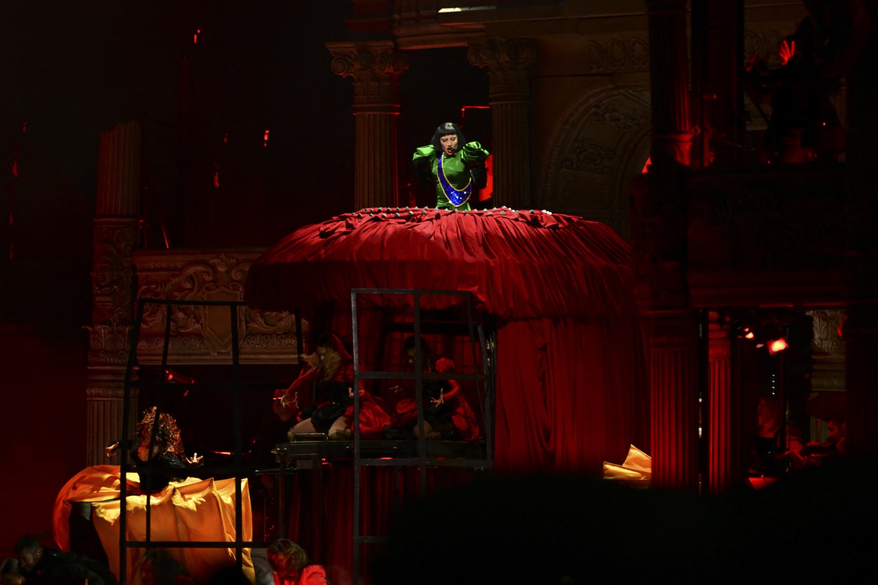 A popstar Lady Gaga performou durante o show na praia de Copacabana, no Rio de Janeiro, nesse sábado (3)      