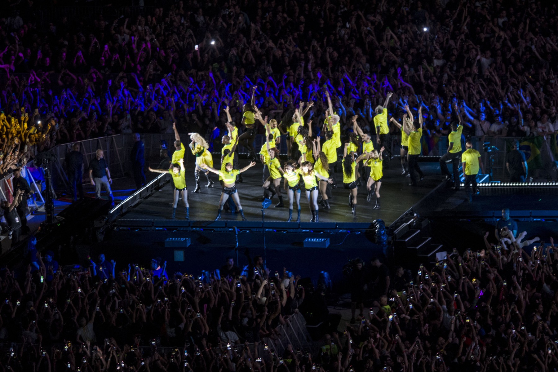 A popstar Lady Gaga performou durante o show na praia de Copacabana, no Rio de Janeiro, nesse sábado (3)      