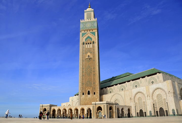 Mesquita Hassan II - Outra atração no Marrocos, por ser país árabe, é a tradição das belas mesquitas.  A Hassan II é a segunda maior mesquita do mundo, foi inaugurada em 1993 e tem um minarete de 200m de altura. Fica em Casablanca.  -Jorge Mertens - Flickr