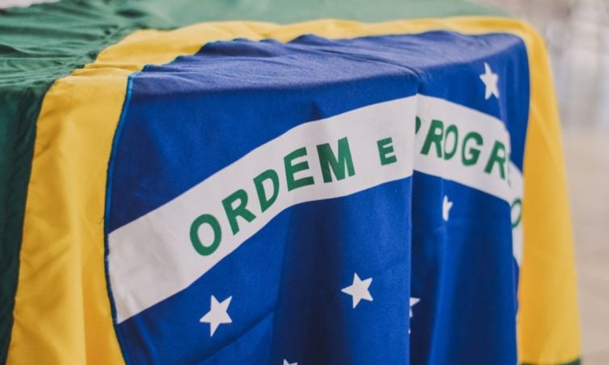 O levantamento do ministério também revela que, no total, existem 4,5 milhões de brasileiros vivendo fora do Brasil – o número é o maior desde 2009, quando eram 3,18 milhões brasileiros morando fora. - (crédito: Rafaela Biazi Unsplash) O levantamento do ministério também revela que, no total, existem 4,5 milhões de brasileiros vivendo fora do Brasil – o número é o maior desde 2009, quando eram 3,18 milhões brasileiros morando fora. - (crédito: Rafaela Biazi Unsplash)