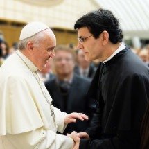 Padre Reginaldo Manzotti vai levar 40 mineiros para conhecer o novo papa - Rede Evangelizar/Divulgação