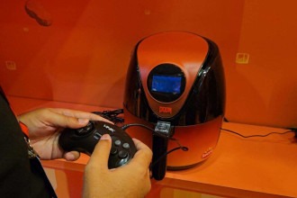'Doom' na Airfryer viraliza e reforça meme na Gamescom Latam 2025