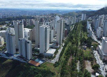 O Bairro Belvedere, Centro-Sul de BH, vive caos urbano por conta dos prédios altíssimos     -  (crédito: Leandro Couri/EM/D.A Press)
