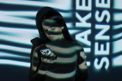 A manipulação de fotos e o uso de filtros e outros recursos nas redes sociais de modo geral podem provocar uma pressão para mudar a aparência -  (crédito: Freepik)