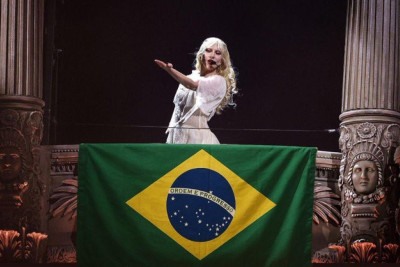 Apresentação foi regada à emoção, além de performance de hits da cantora, que se declarou e agradeceu os fãs brasileiros inúmeras vezes -  (crédito: Reprodução/X)
