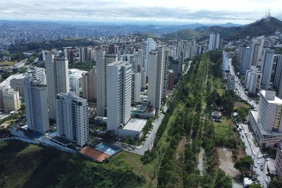 O Bairro Belvedere, Centro-Sul de BH, vive caos urbano por conta dos prédios altíssimos     -  (crédito: Leandro Couri/EM/D.A Press)
