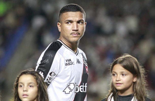 MATEUS CARVALHO - Levou três chapéus e uma caneta. Não conseguiu aproveitar bem a oportunidade que teve ao voltar ao time titular. NOTA 4,5. Foto: Matheus Lima/Vasco