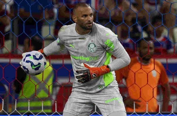 WEVERTON - Não foi tão acionado em finalizações, mas quase colocou tudo a perder numa saída atabalhoada. Salvo por Giay. NOTA 5,5. Foto: Cesar Greco/Palmeiras/by Canon