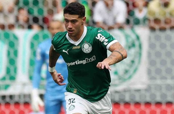 MARTÍNEZ - Caneta espetacular em Mateus Carvalho. Bom trabalho no meio-campo palmeirense. NOTA 7,0. Foto: Cesar Greco/Palmeiras/by Canon