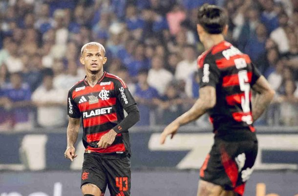 WESLEY – Curiosamente, ficou mais preso à defesa do que o habitual, aparecendo pouco no ataque. Um dos que jogaram bem abaixo do que normalmente mostra, principalmente no segundo tempo.  NOTA 6,5. Foto: Adriano Fontes/Flamengo