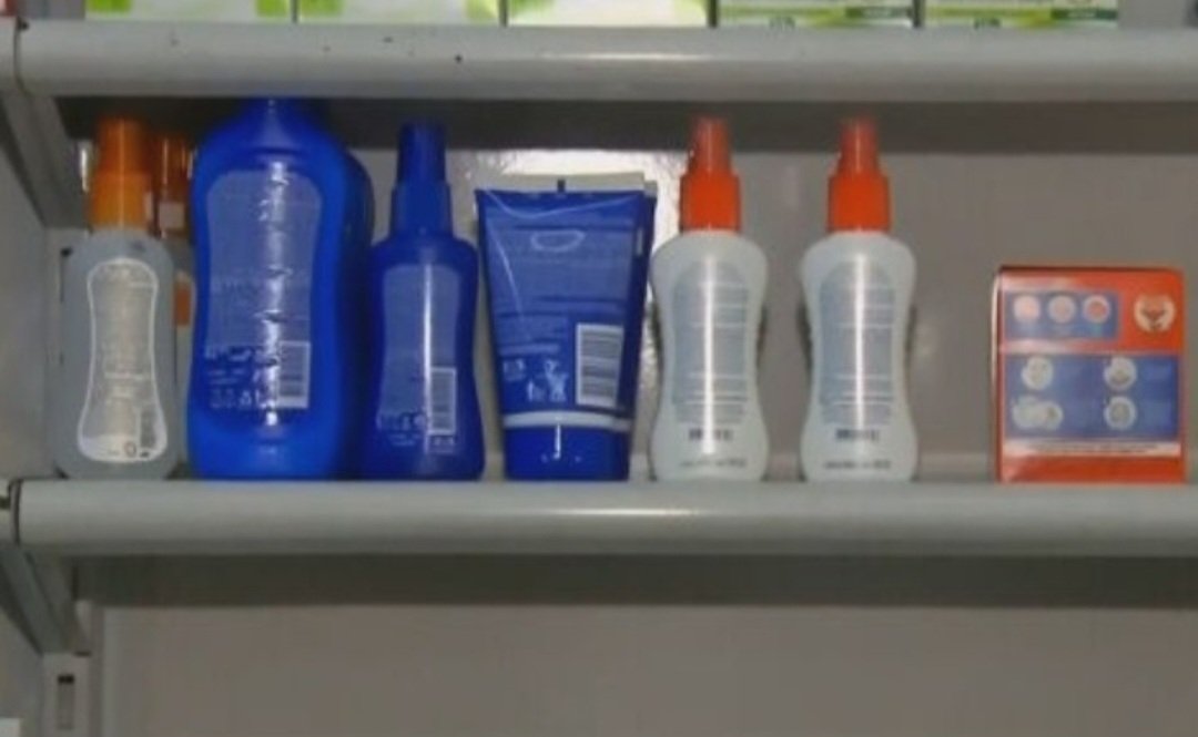 Repelentes comuns contra insetos não costumam ser eficazes contra percevejos . É melhor optar por tratamentos químicos e limpeza profissional caso já haja a infestação. 

