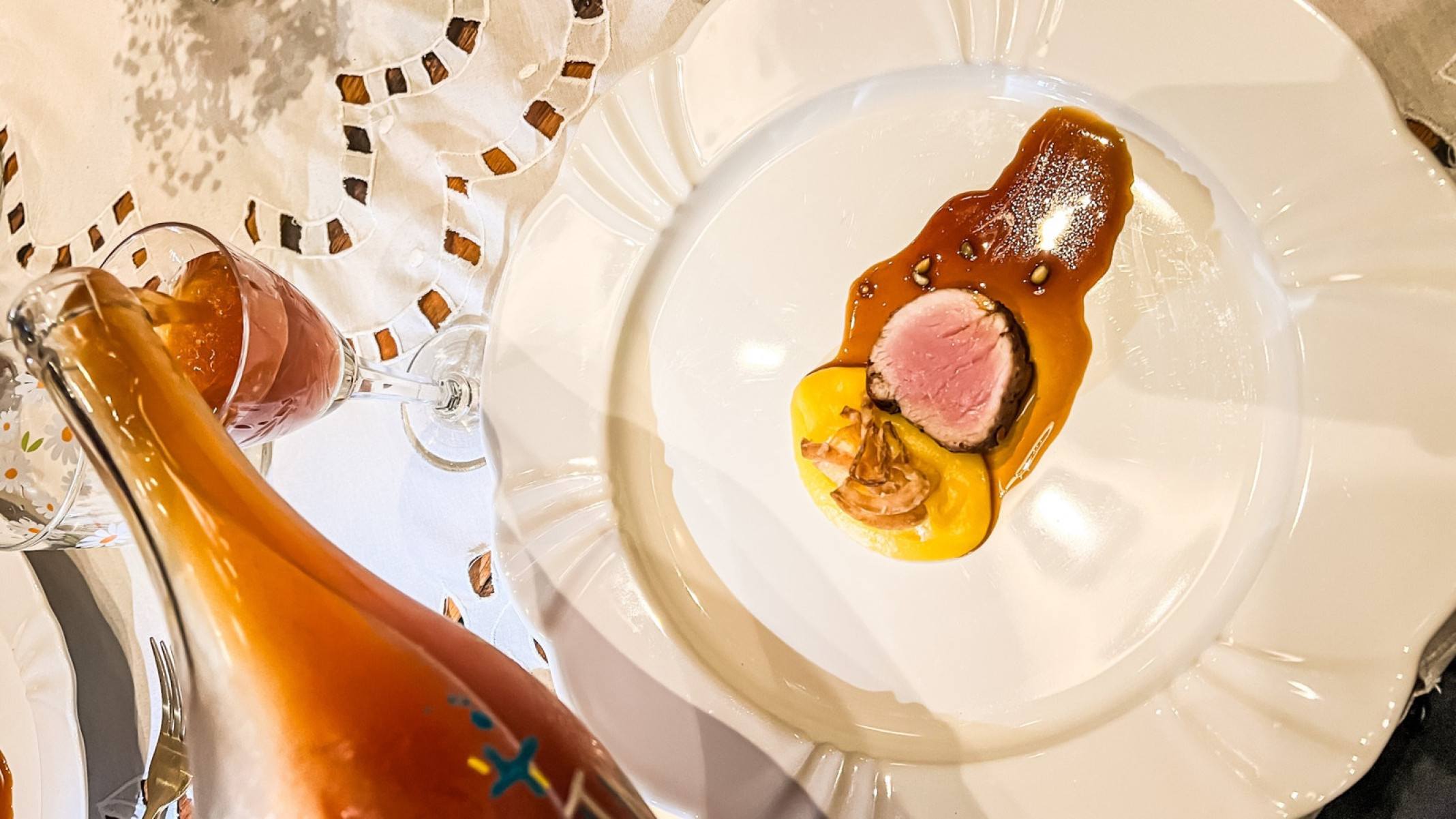 Menu degustação do Bar Dona Onça é uma ode gastronômica e estandarte do Brasil
