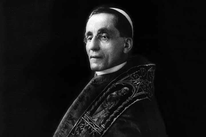 Bento XV - Nascido em Gênoa, na Itália, Giacomo Paolo Giovanni Battista della Chiesa foi sumo pontífice por 7 anos e 141 dias (de 3 de setembro de 1914 a 22 de janeiro de 1922). 
- Domínio Público/Wikimédia Commons