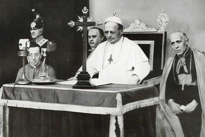 Pio XI - Natural da comuna italiana de Desio, na Lombardia, Ambrogrio Damiano Achille Ratti foi papa por 17 anos e 4 dias - de 6 de fevereiro de 1922 até sua morte, em 10 de fevereiro de 1939. 
-Domínio Público/Wikimédia Commons