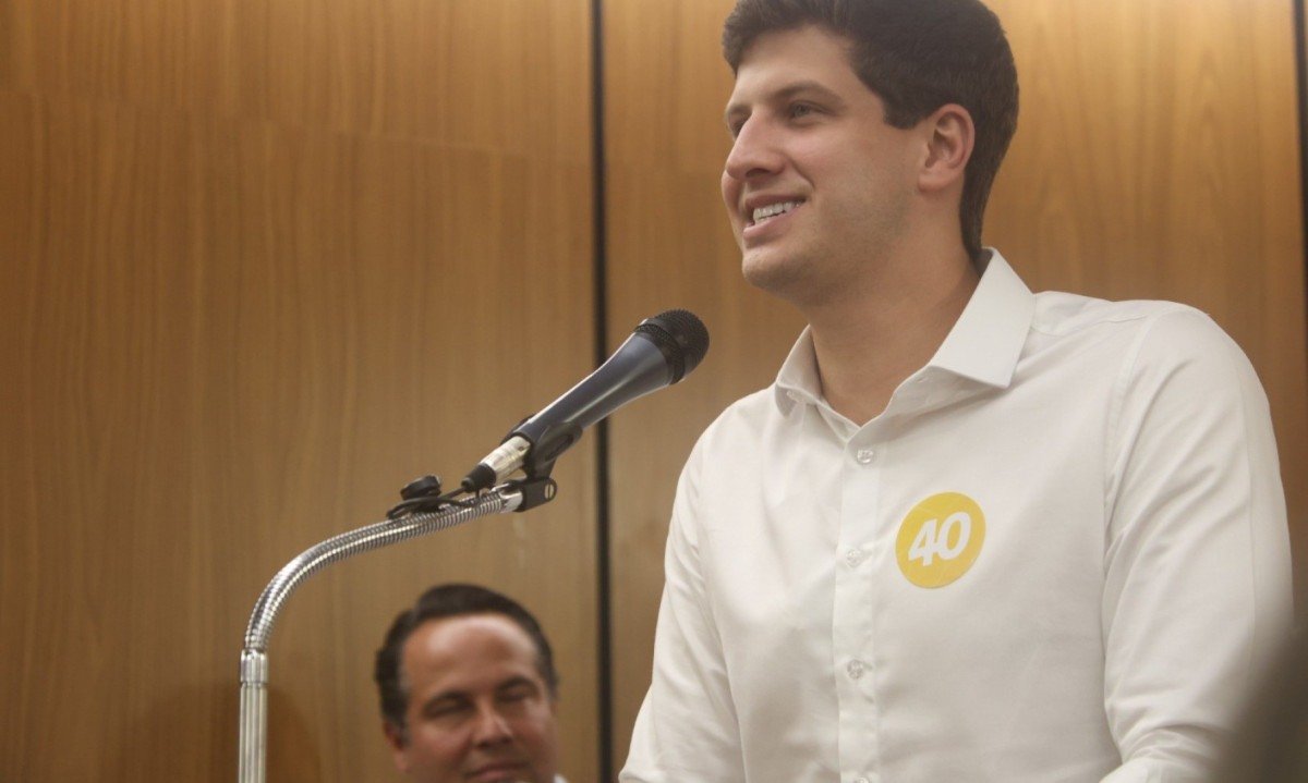 Futuro presidente do PSB nacional, João Campos esteve em Belo Horizonte para a cerimônia de posse do presidente estadual da sigla, Otacílio Neto, o Otacilinho -  (crédito: Marcos Vieira /EM/DA. Press)