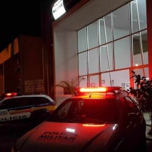 Homem reage a roubo e é esfaqueado em Uberlândia