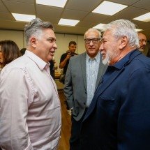 Prefeito Álvaro Damião prestigiou lançamento de filme sobre a Gerdau - Garrido/Divulgação PBH