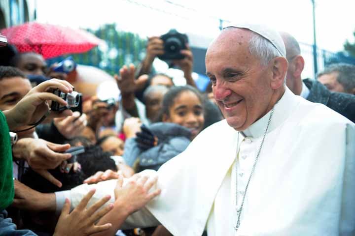 Francisco - Nascido em Buenos Aires em 1936, o argentino Jorge Mario Bergoglio foi líder da Igreja Católica por 12 anos e 39 dias - de 19 de março de 2013 até sua morte, em 21 de abril de 2025. 
-Tânia Rêgo/Agência Brasil