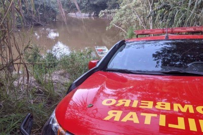 Bombeiros entram no terceiro dia de buscas -  (crédito: CBMMG/Divulgação)