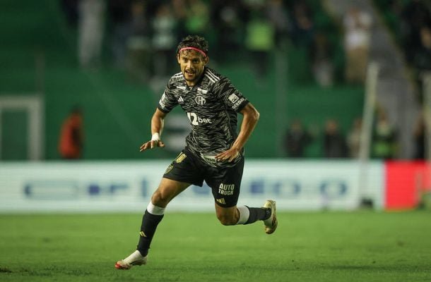 GUSTAVO SCARPA - Autor do gol da vitória, o meia teve uma boa participação ao longo de todo jogo, sendo essencial na criação alvinegra no campo de ataque. Nota: 7 - Foto: Pedro Souza/Atlético-MG