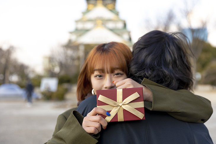 É muito comum, no 14 de fevereiro, as mulheres presentearem os homens com chocolate. E eles retribuem no 14 de março. 
