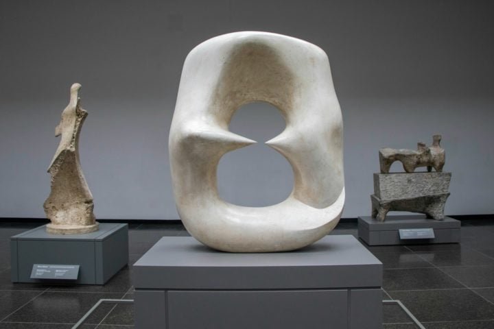 Arte e artesanato: Ossos podem ser usados para criar esculturas, joias e adornos decorativos.