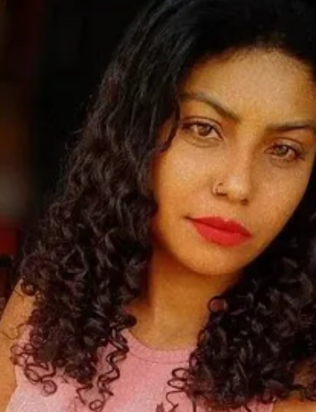 Em agosto/23, Renata Ferreira Lopes, de 24 anos, morreu eletrocutada ao lavar a calçada de uma casa com uma máquina de alta pressão. Ela estava no primeiro dia de serviço como diarista no local. 