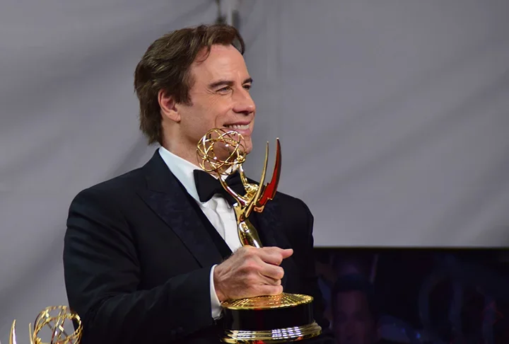 Travolta ainda não conquistou um Oscar,  mas tem um Globo de Ouro, por seu trabalho em "Get Shorty" ("Pegue leve"), em 1996, além de duas indicações ao Oscar e outros prêmios como Emmy e Blockbuster. 