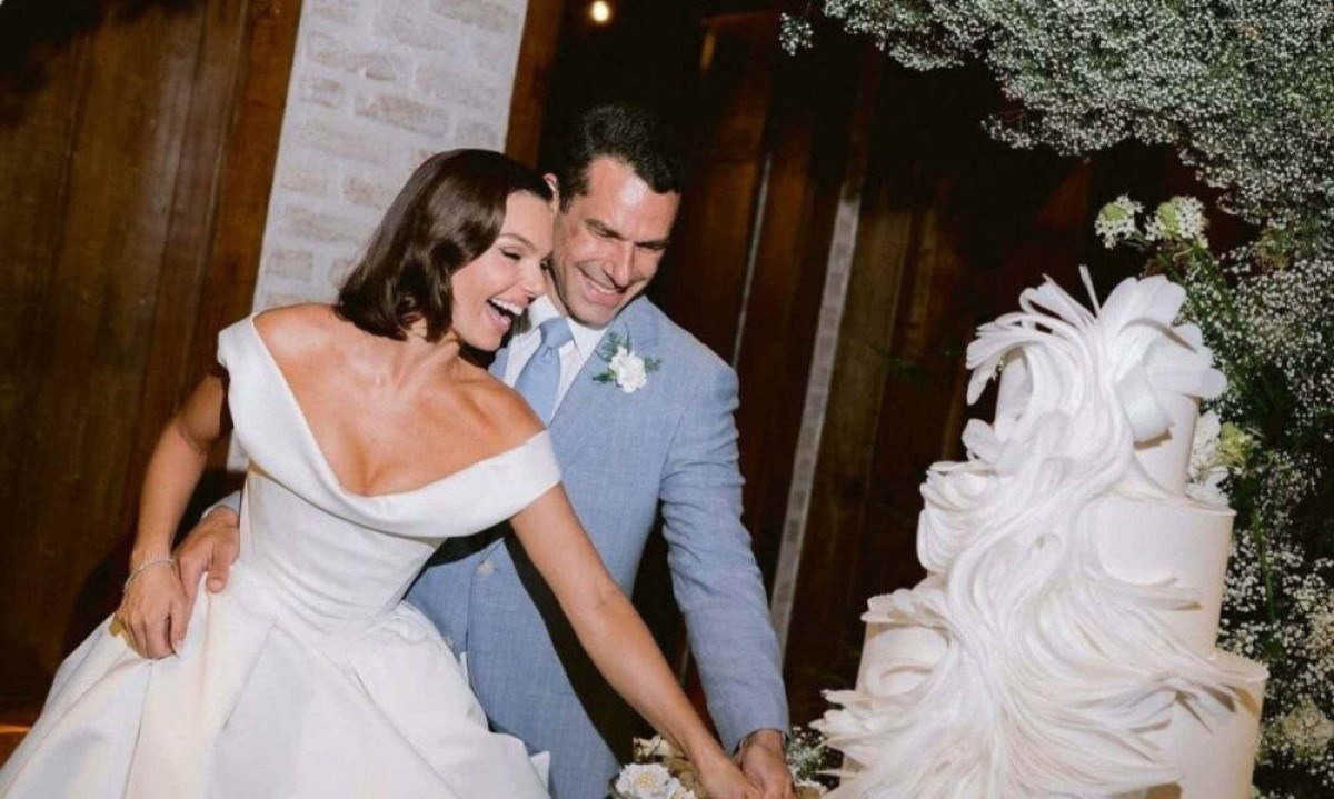 Isis Valverde e Marcus Buaiz se casam em cerimônia emocionante no interior de SP - (crédito: Tupi - Pablo Oliveira) Isis Valverde e Marcus Buaiz se casam em cerimônia emocionante no interior de SP - (crédito: Tupi - Pablo Oliveira)