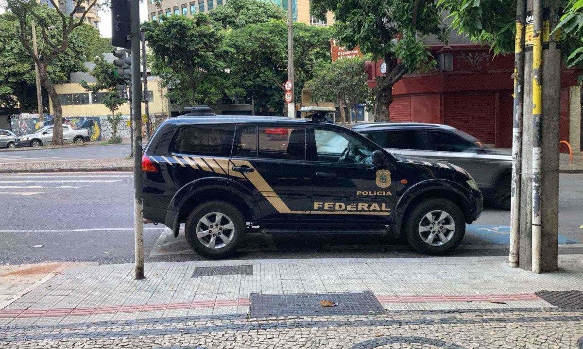 Três mandados de prisão e oito de busca e apreensão foram cumpridos na Grande BH -  (crédito: PF/Divulgação)