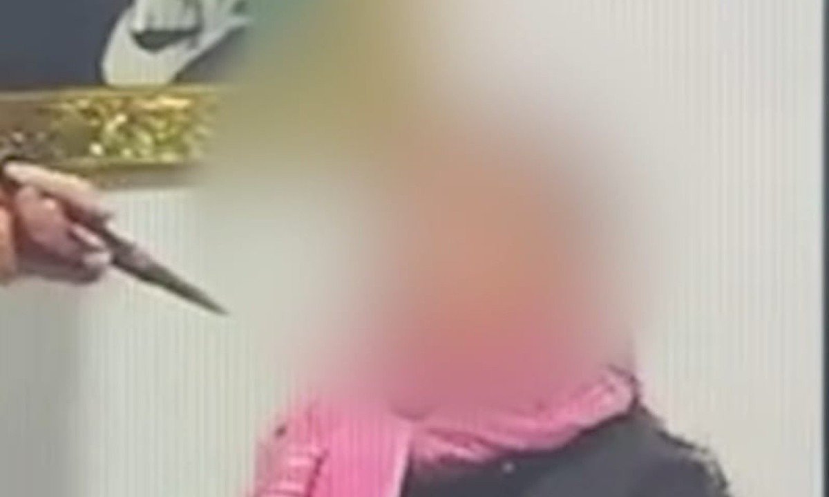A mulher suspeita das agress&otilde;es filmou a tortura para ir atualizando a mandante do crime em tempo real  -  (crédito: Reprodu&ccedil;&atilde;o/PCMG)