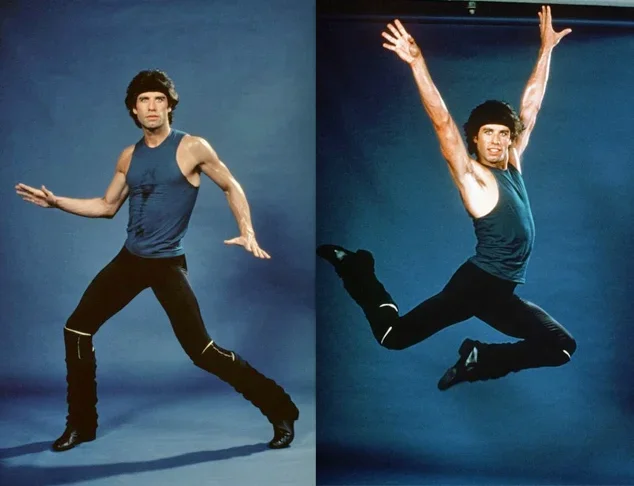 Em 2007, Travolta, mesmo cinquentão, mostrou mais uma vez a facilidade que tem para dançar. Ele brilhou no filme "Hairspray", musical baseado em peça de teatro da Broadway. Neste filme, ele viveu uma mulher, Edna, mãe da personagem principal. Assim, ele mostrou mais um talento. 