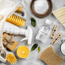 Produtos de limpeza caseiros: 3 receitas de misturas para limpar a casa - Freepik