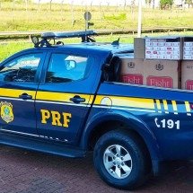 PRF apreende 26 mil maços de cigarros contrabandeados na BR-153 - DivulgaÃ§Ã£o/PRF