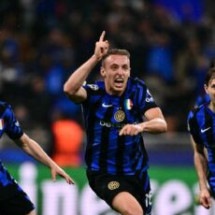 Inter vira sobre Barcelona em jogaço com sete gols e avança à final da Champions