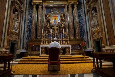 Basílica de Santa Maria Maggiore era um lugar especial para o Papa Francisco, que frequentemente a visitava para rezar -  (crédito: Vatican Media/AFP)