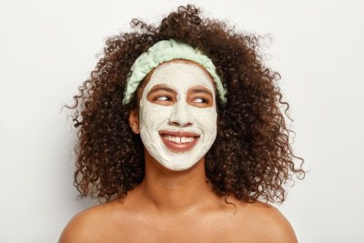 Incluir a máscara facial caseira na rotina de cuidados é uma maneira  de manter a pele mais bonita e equilibrada  -  (crédito: Freepik)