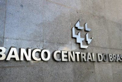 O Banco Central costuma lançar moedas comemorativas para marcar a celebração de fatos, lugares ou personalidades. E, quando isso acontece, os colecionadores se sentem atraídos pela novidade. Veja algumas moedas comemorativas.  -  (crédito: Marcello Casal Jr/Agência Brasil)
