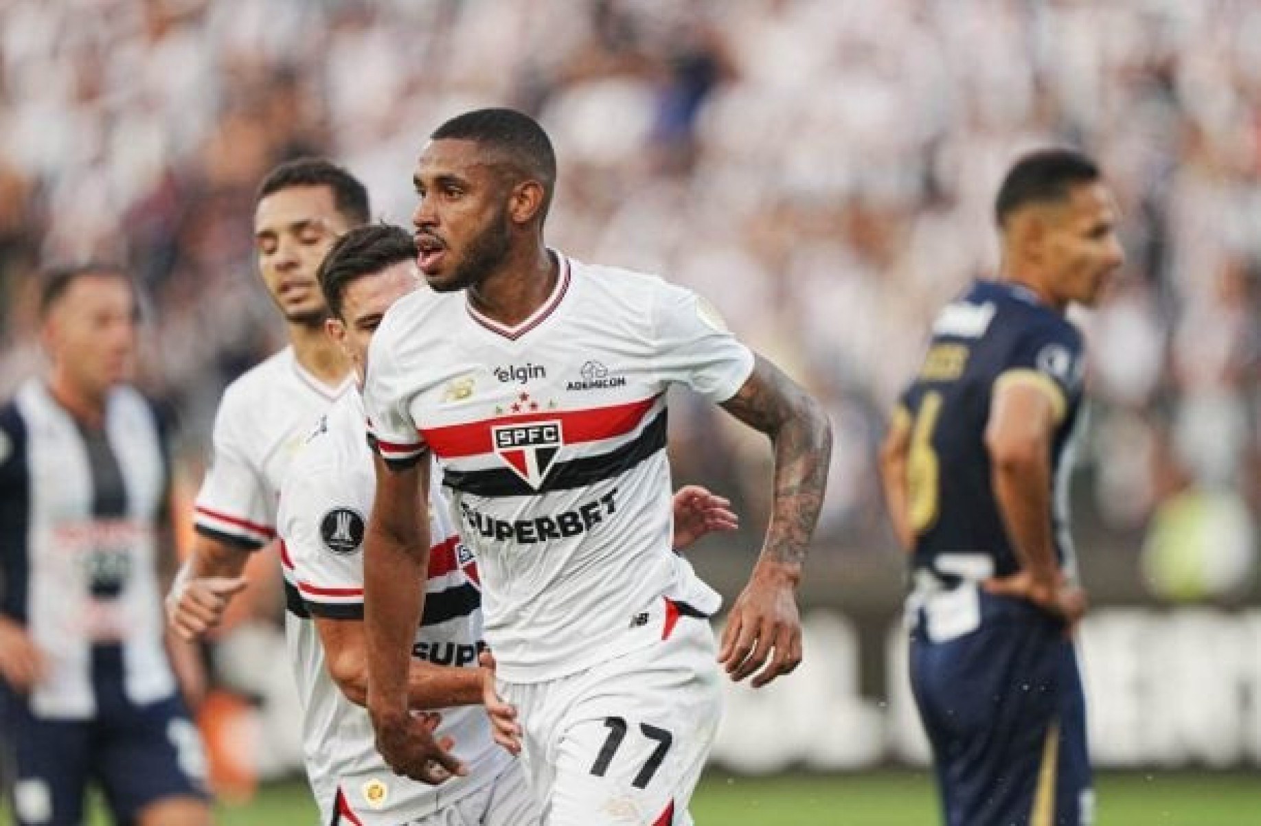 São Paulo vence com gols de André Silva e fica perto das oitavas da Libertadores São Paulo vence com gols de André Silva e fica perto das oitavas da Libertadores