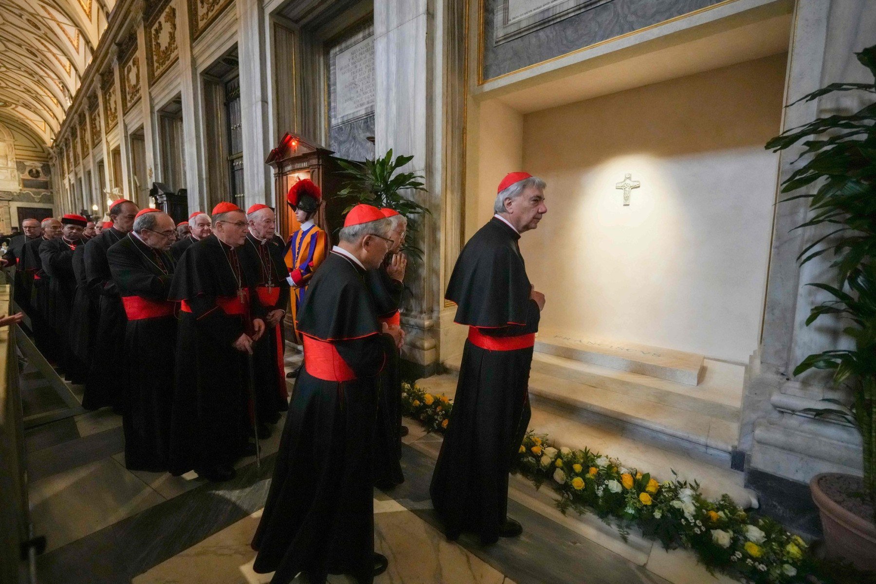 Em Roma, a Basílica de Santa Maria Maggiore é o local onde o papa Francisco foi enterrado
      -Andrew Medichini / AFP