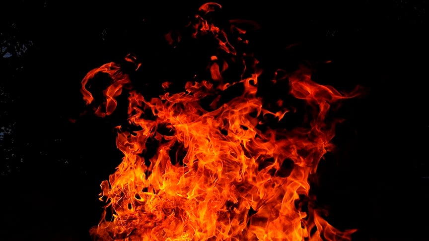 Acredita-se que um calor moderado de cerca de 100 °C seria suficiente para extrair a água dessas esferas.