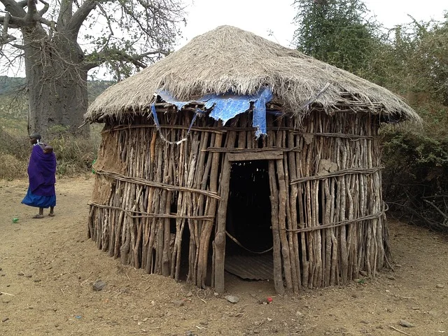 Pesquisa do Ethnologue mostra que 3.018 lÃ­nguas correm risco de extinÃ§Ã£o. SÃ£o faladas por poucas pessoas e nÃ£o sÃ£o absorvidas por novas geraÃ§Ãµes. Ã? o caso, por exemplo, de indÃ­genas que deixam de falar seus idiomas de origem. 