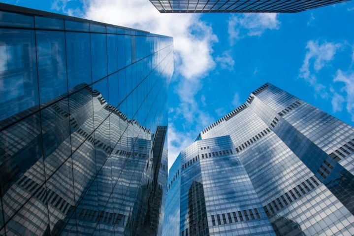 Por um lado, é possível que grandes empresas se interessem em algoritmos semelhantes por motivos comerciais.