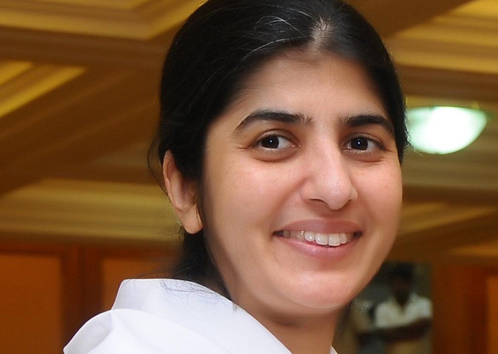 Shivani já realizou turnês na Europa, Estados Unidos e Ásia e é reconhecida como uma liderança feminina no campo do autoconhecimento e desenvolvimento pessoal